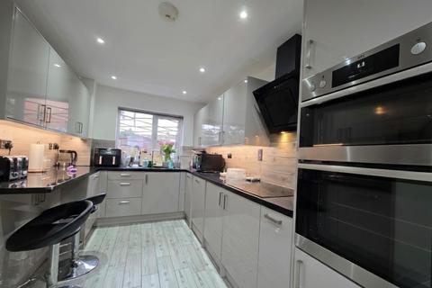 3 bedroom end of terrace house for sale, Eastern Avenue South, Northampton NN2