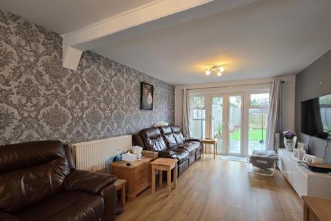 3 bedroom end of terrace house for sale, Eastern Avenue South, Northampton NN2