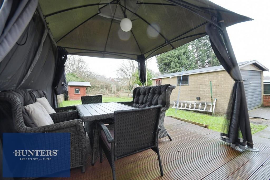 REAR GARDEN 02.jpg
