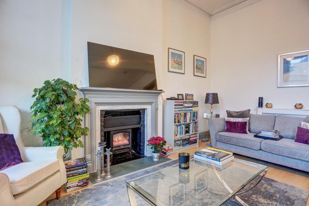 Living Room 4.jpg