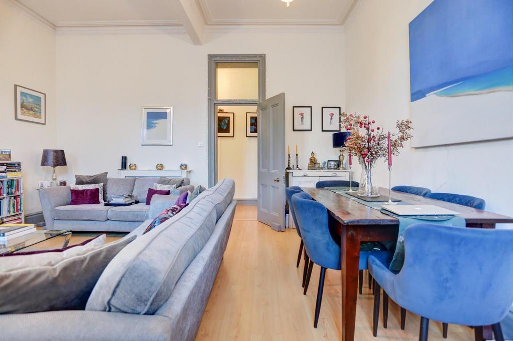 Living Room 5.jpg