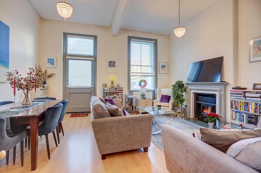 Living Room.jpg