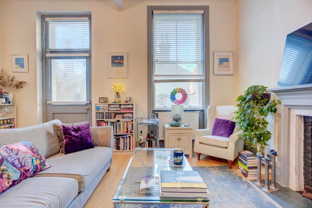 Living Room 3.jpg