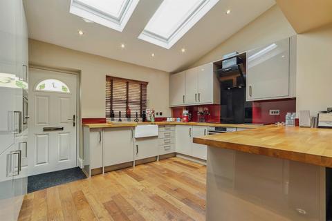 2 bedroom terraced house for sale, Laythorpe Terrace, Keighley BD20