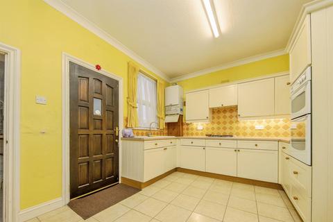 6 bedroom terraced house for sale, New Pier Street, Walton On The Naze