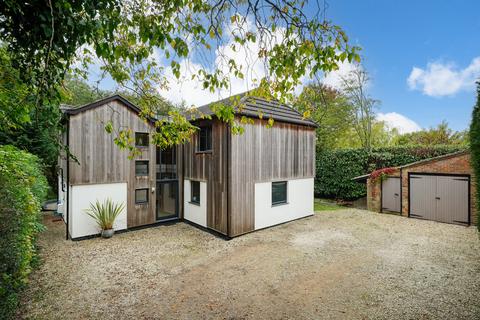 4 bedroom detached house for sale, Bellingdon, CHESHAM