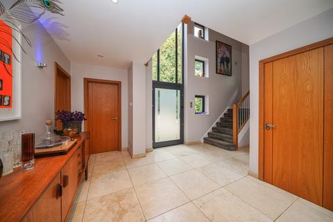 4 bedroom detached house for sale, Bellingdon, CHESHAM