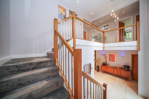 4 bedroom detached house for sale, Bellingdon, CHESHAM