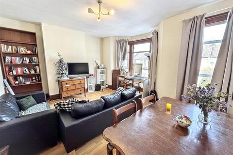 2 bedroom flat for sale, Grove Green Road, London