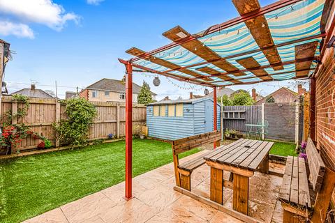 4 bedroom semi-detached house for sale, Station Road, Leicester, LE9