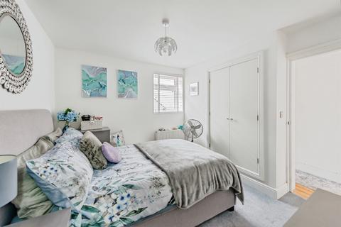 1 bedroom apartment for sale, Garlands Road, Redhill