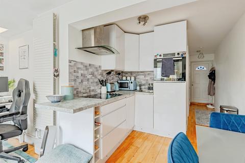 1 bedroom apartment for sale, Garlands Road, Redhill