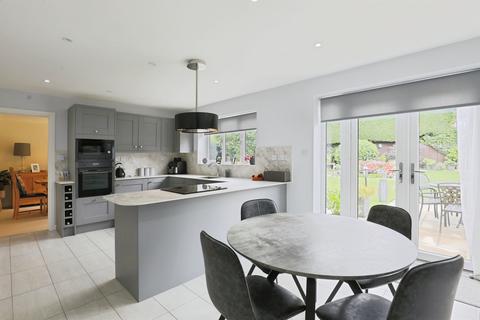 4 bedroom detached house for sale, Bristol Way, Wellesbourne, Warwick