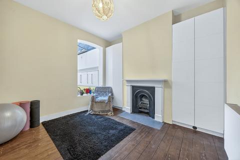 4 bedroom terraced house for sale, Dingwall Road, London