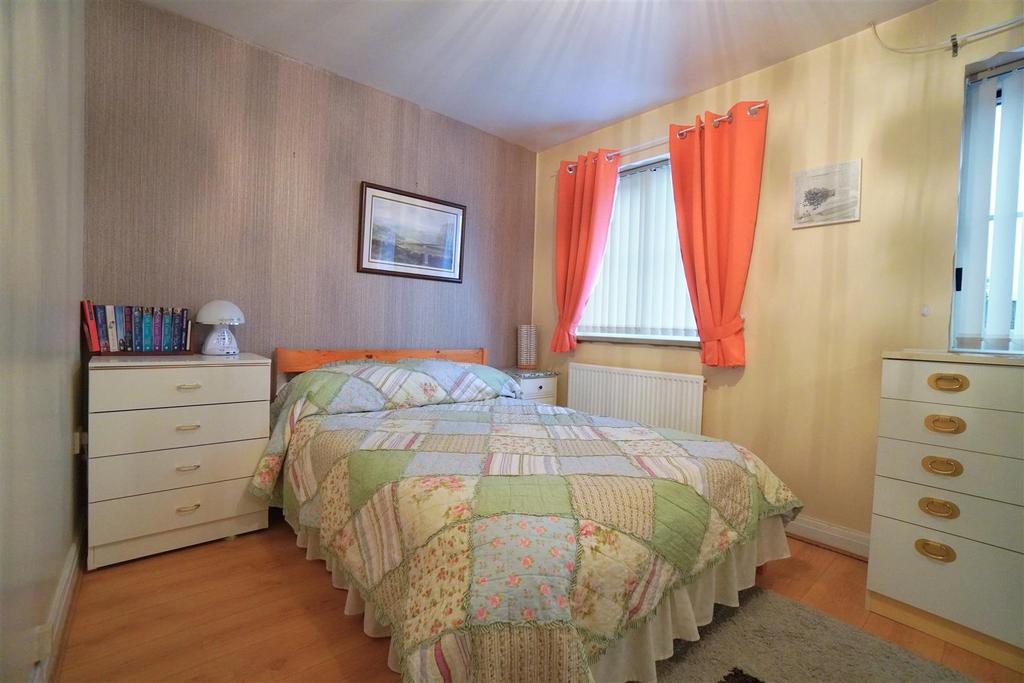 Bed 1.jpg