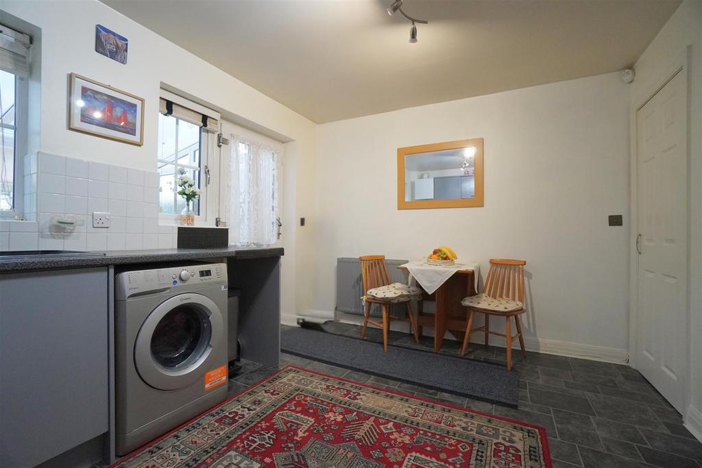 Kitchen 3.jpg
