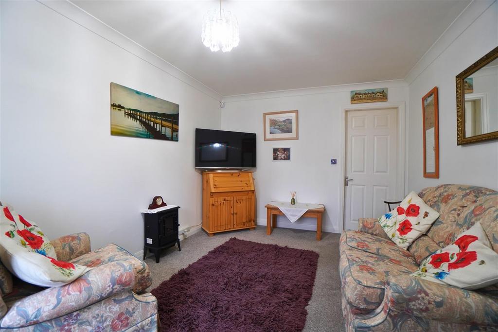 Living Room 2.jpg