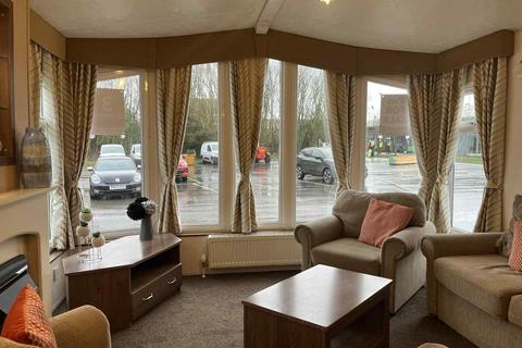 3 bedroom park home for sale, Sand le Mere Holiday Park