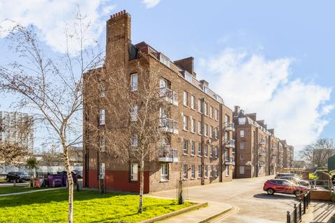 2 bedroom flat for sale, Ring House, Sage Street, London, E1
