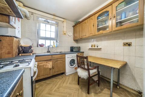 2 bedroom flat for sale, Ring House, Sage Street, London, E1