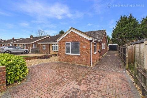 3 bedroom bungalow for sale, Holme Court Avenue, Biggleswade SG18