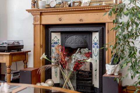 2 bedroom flat for sale, 7 2F1, Shandon Street, Edinburgh, EH11 1QH