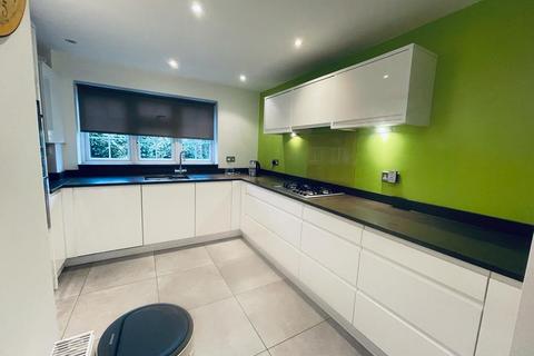 undefined, Myrtleside Close, Northwood