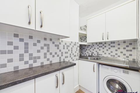 1 bedroom flat to rent, Cavendish Place, Town Centre, Eastbourne, BN21
