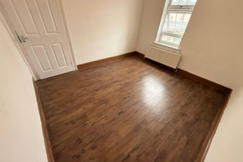 3 bedroom terraced house to rent, Street, Gravesend, Kent, DA12