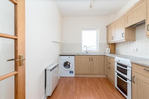 1 bedroom flat for sale, St. Vincent Place, Lanark