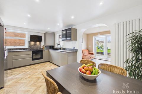 3 bedroom semi-detached house for sale, Dunedin Avenue, Stockton-On-Tees TS18