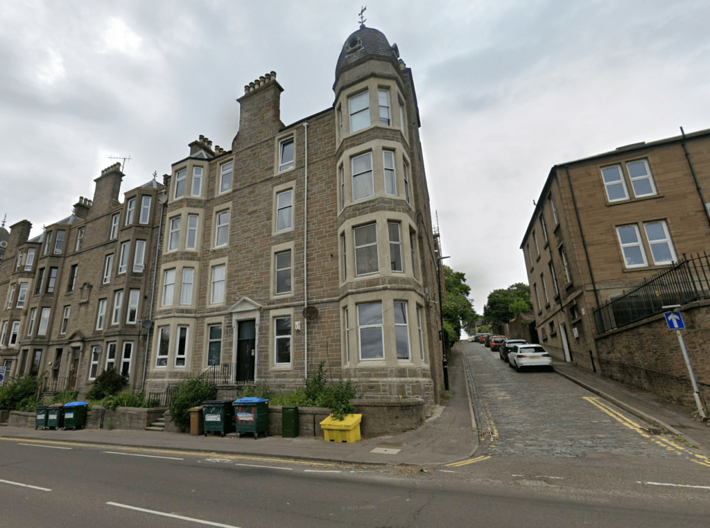94 c victoria road, dundee, dd1 2 ns