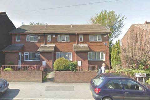 2 bedroom end of terrace house to rent, Cecil Street, Worsley