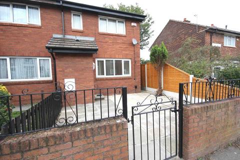 2 bedroom end of terrace house to rent, Cecil Street, Worsley