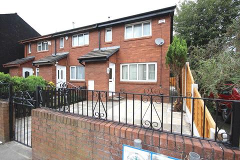 2 bedroom end of terrace house to rent, Cecil Street, Worsley
