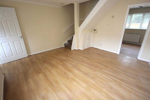 2 bedroom end of terrace house to rent, Cecil Street, Worsley