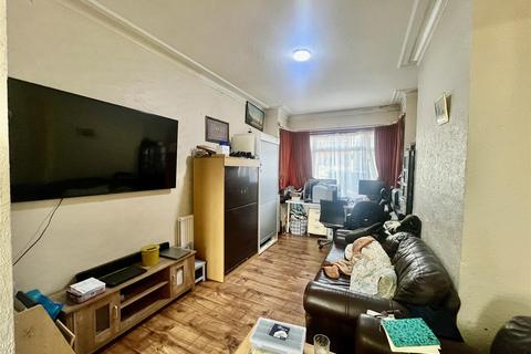 undefined, Cromwell Road, Hounslow TW3