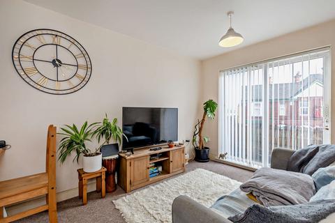 2 bedroom flat for sale, St Andrews Square, Stoke-on-Trent, ST4