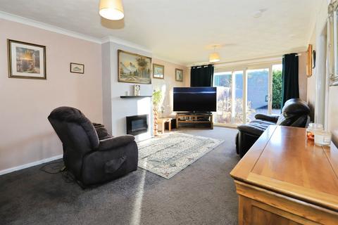 2 bedroom semi-detached house for sale, Highlow Avenue, Kidderminster
