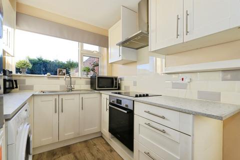 2 bedroom semi-detached house for sale, Highlow Avenue, Kidderminster