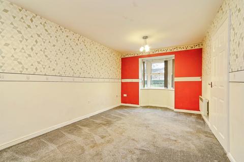 2 bedroom ground floor flat for sale, Whitehall Croft, Leeds