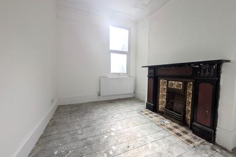 3 bedroom terraced house for sale, Sydney Road, London N8