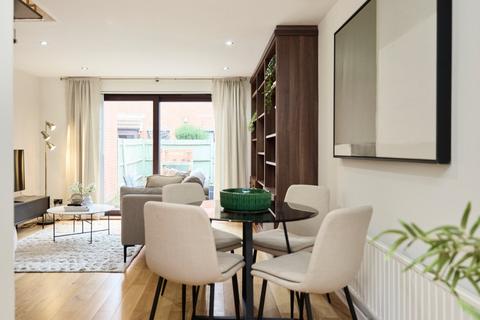 2 bedroom terraced house to rent, Claire Place, London, E14
