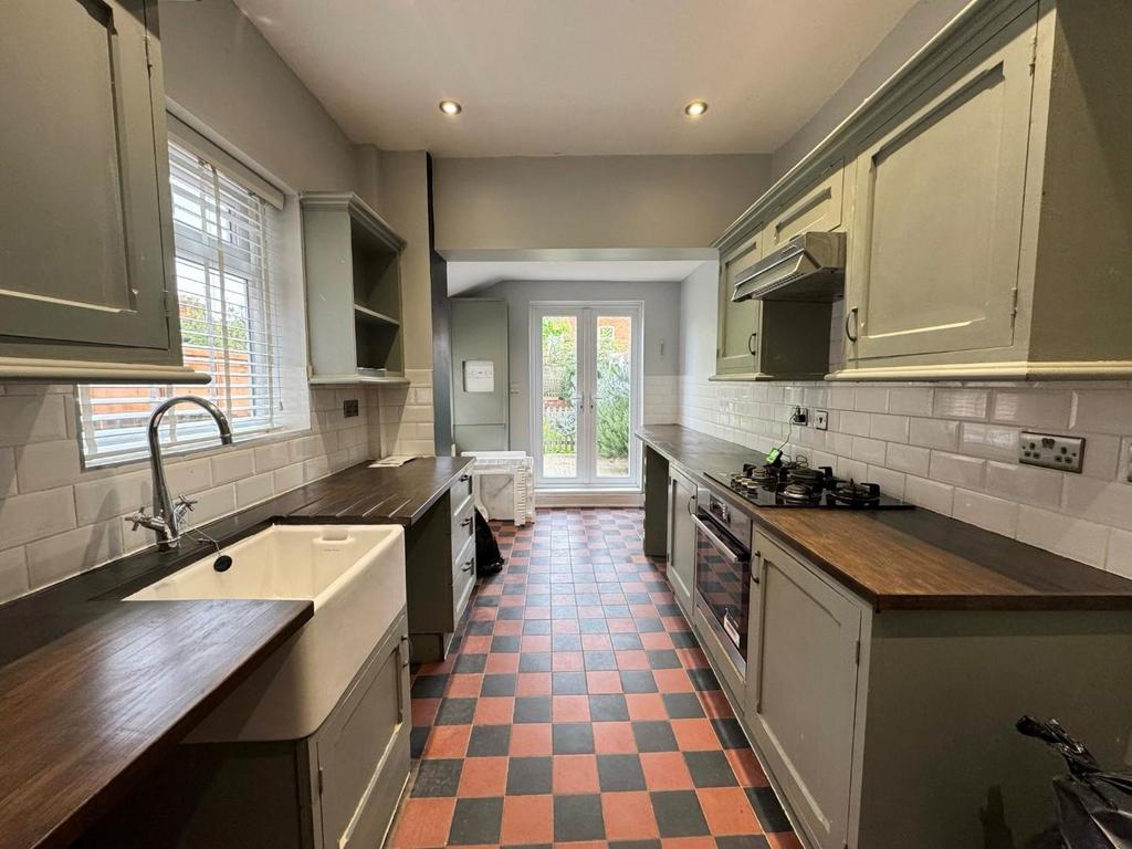 Kitchen 1.jpg