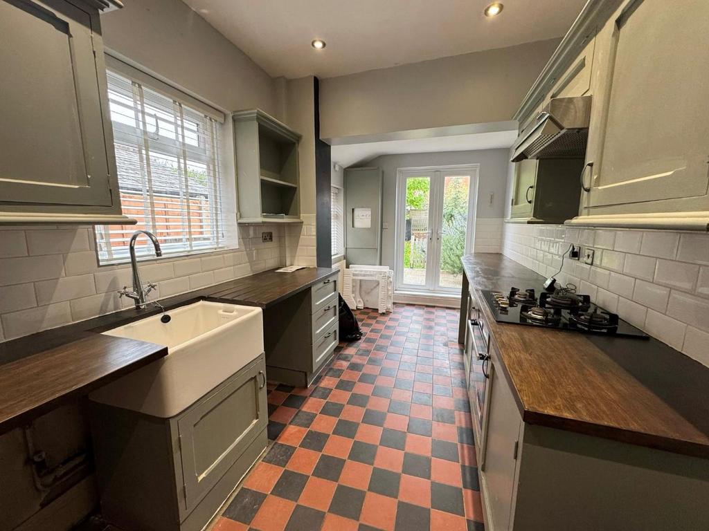 Kitchen 2.jpg