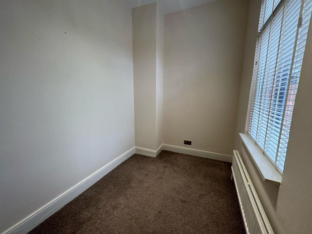 Bed 3.jpg