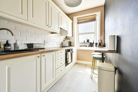 1 bedroom flat to rent, Barons Court Road, London