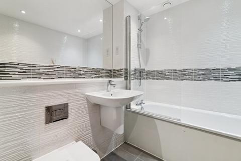 3 bedroom flat for sale, Knightley Walk, London