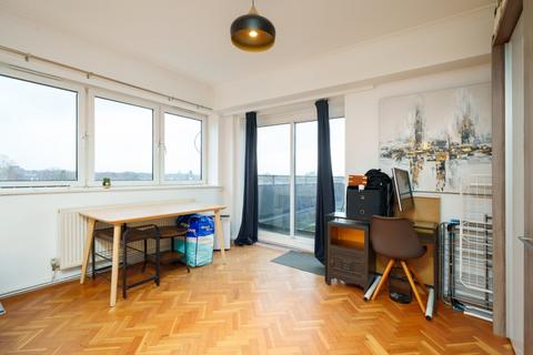 3 bedroom flat for sale, Belvedere Court, 372-374 Upper Richmond Road, London
