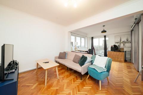 3 bedroom flat for sale, Belvedere Court, 372-374 Upper Richmond Road, London